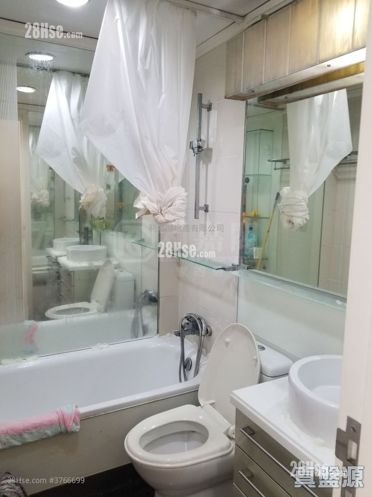 Metro Town Sell 3 Bedrooms 594 ft²