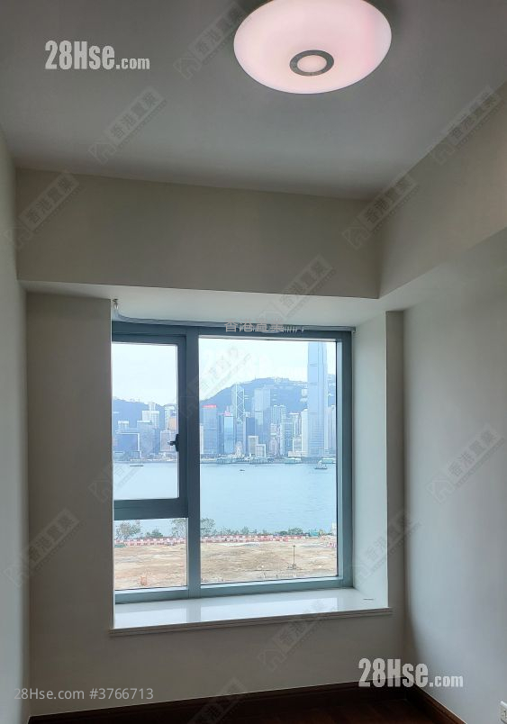 The Harbourside Sell 3 Bedrooms , 2 Bathrooms 1,015 ft²