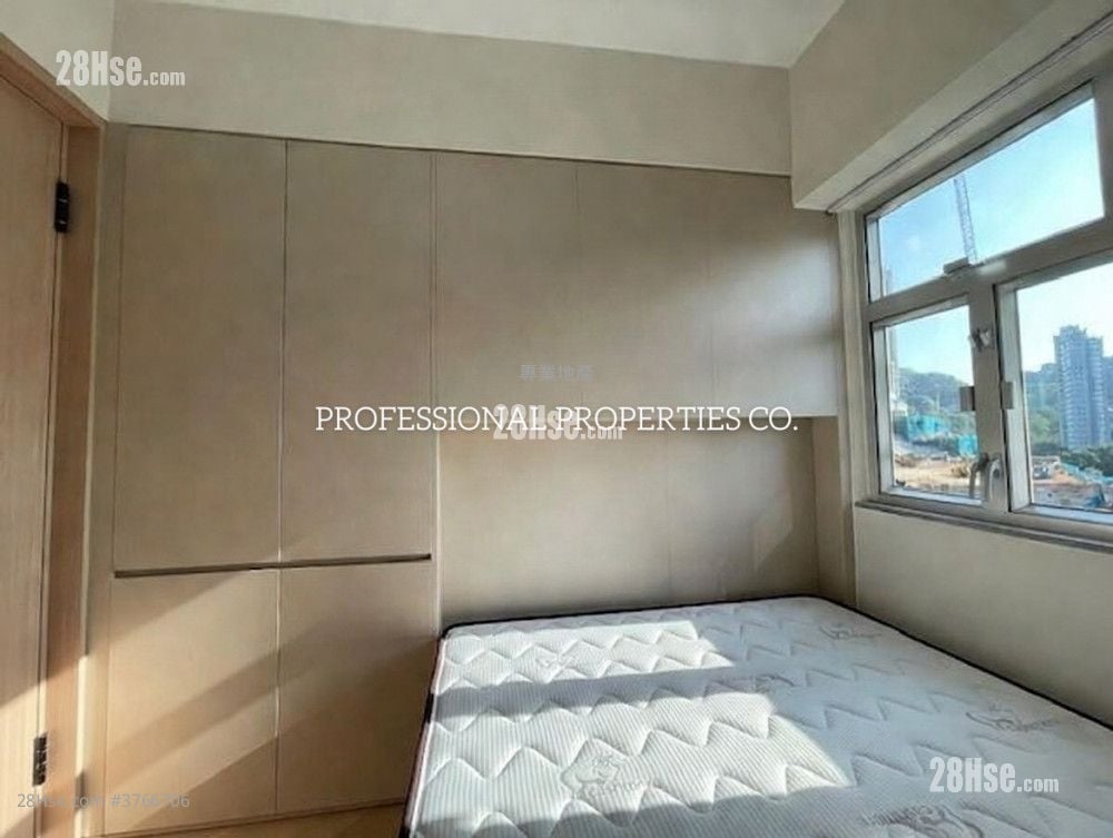 Sands Building Sell 2 Bedrooms , 1 Bathroom 410 ft²