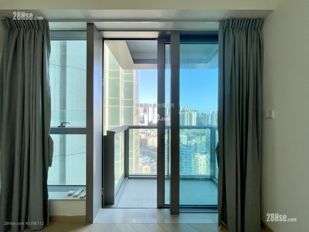 Grand Central Sell 4 Bedrooms , 2 Bathrooms 828 ft²