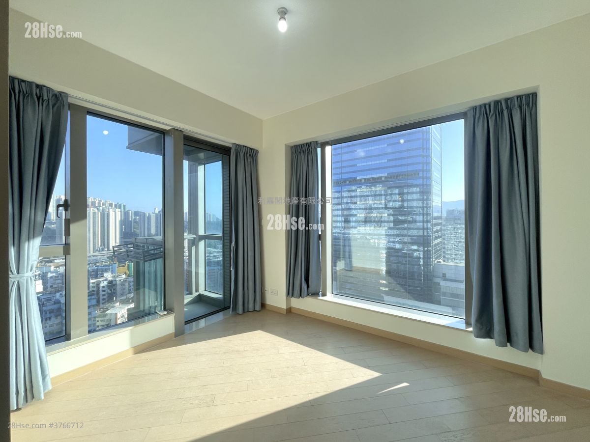 Grand Central Sell 4 Bedrooms , 2 Bathrooms 828 ft²