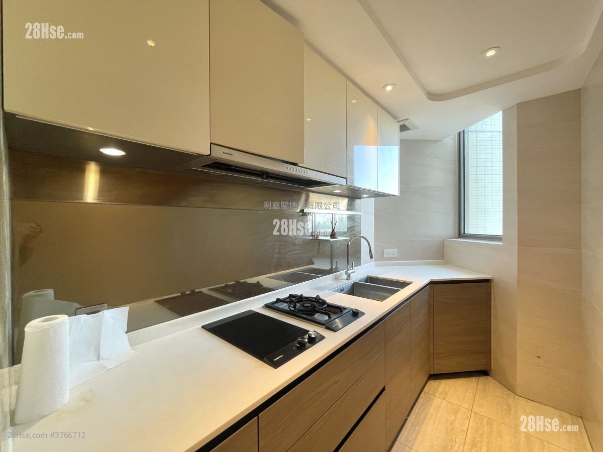 Grand Central Sell 4 Bedrooms , 2 Bathrooms 828 ft²