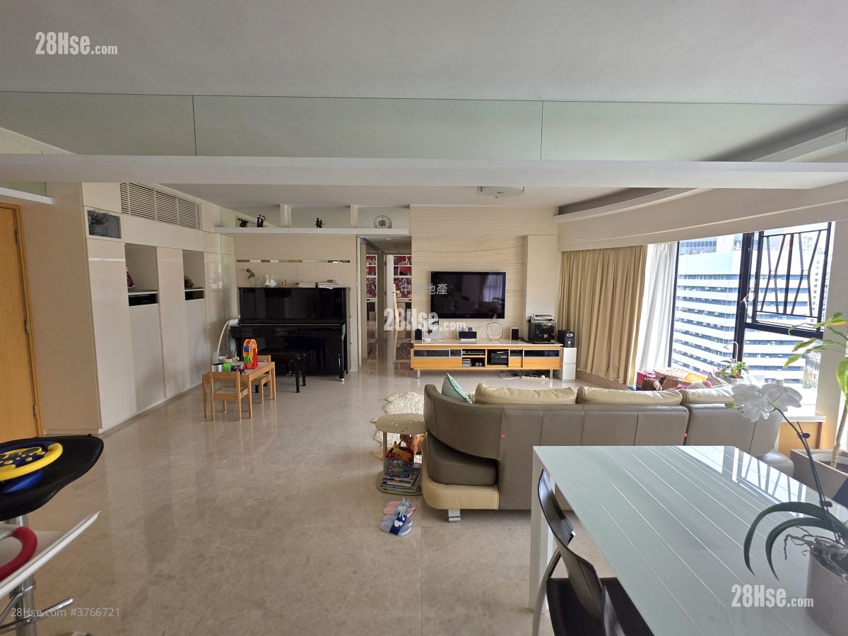 贺龙居 售盘 676 平方尺