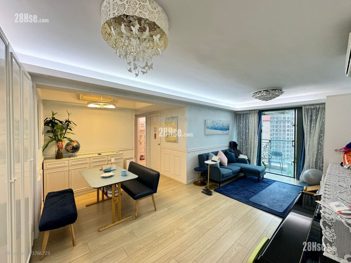 Residence Oasis Sell 4 Bedrooms , 2 Bathrooms 763 ft²