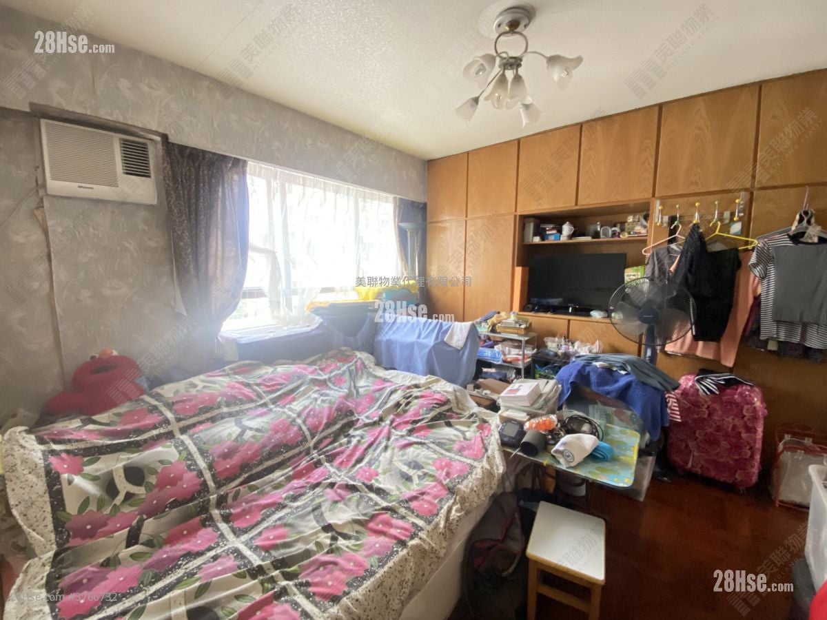 Cheerworld Court Sell 3 Bedrooms , 2 Bathrooms 765 ft²