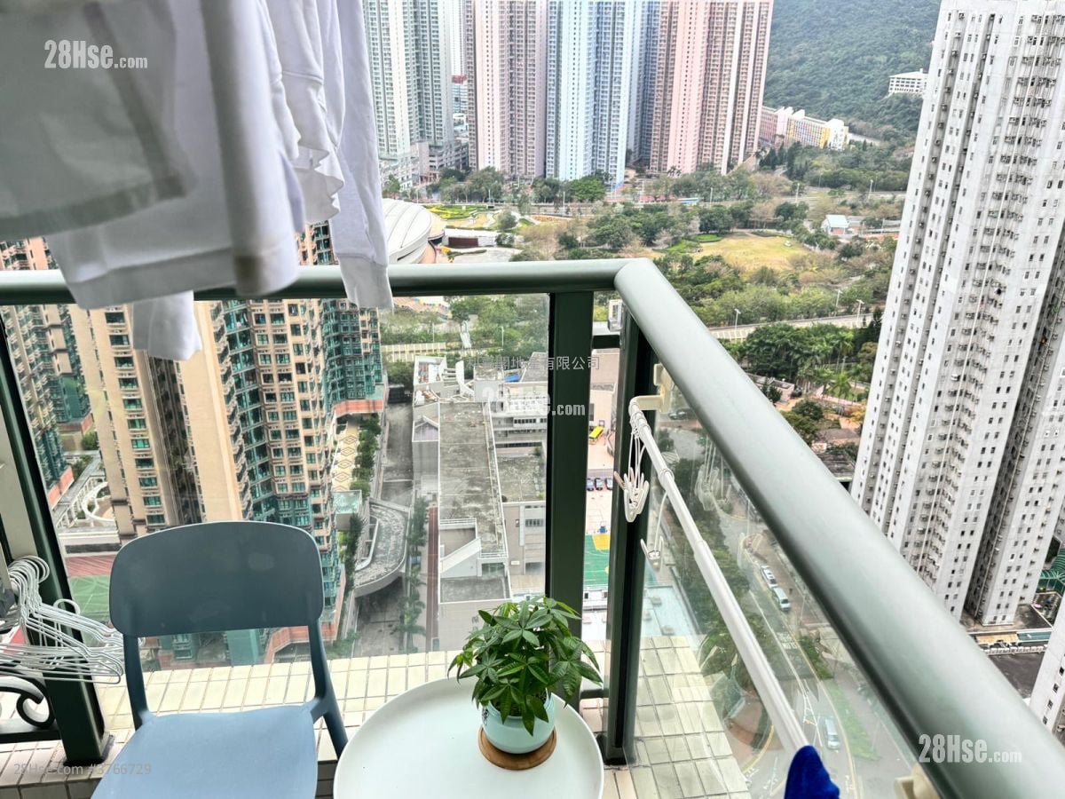 Residence Oasis Sell 4 Bedrooms , 2 Bathrooms 763 ft²