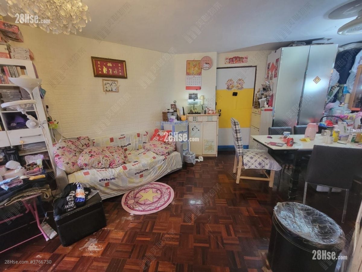 Whampoa Garden Sell 3 Bedrooms , 2 Bathrooms 777 ft²
