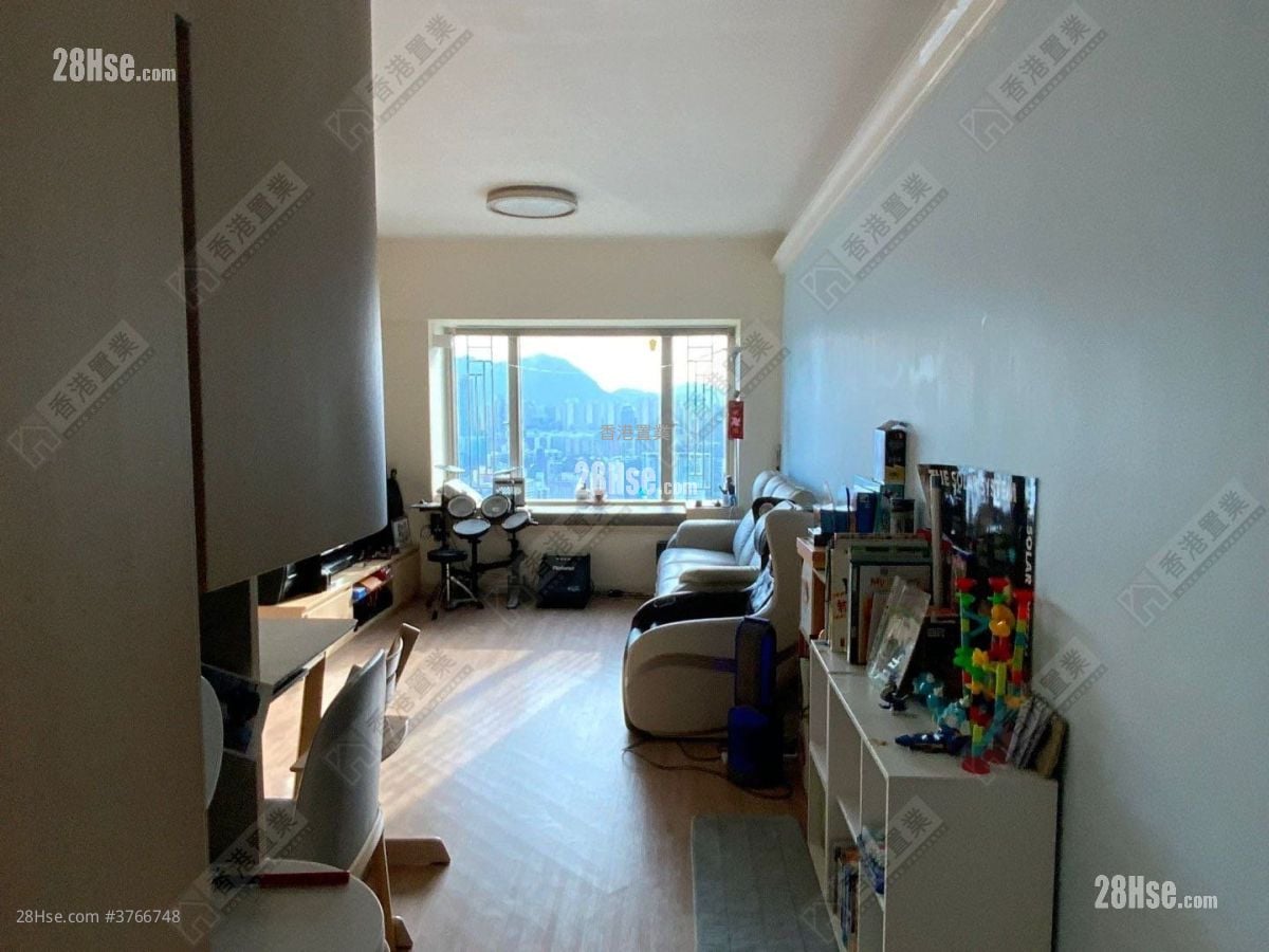 Sorrento Sell 3 Bedrooms , 2 Bathrooms 781 ft²