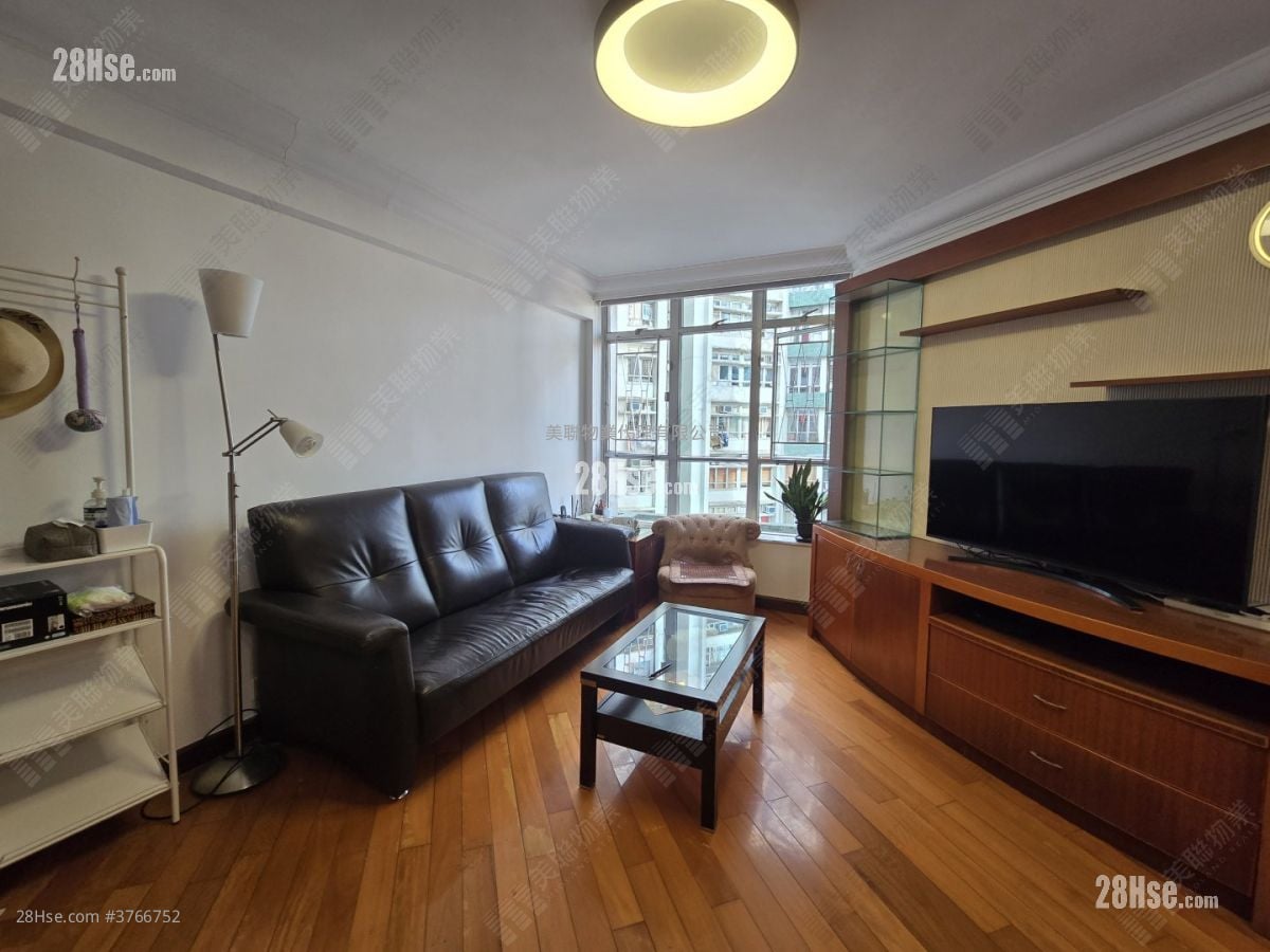 Whampoa Garden Sell 3 Bedrooms , 2 Bathrooms 765 ft²