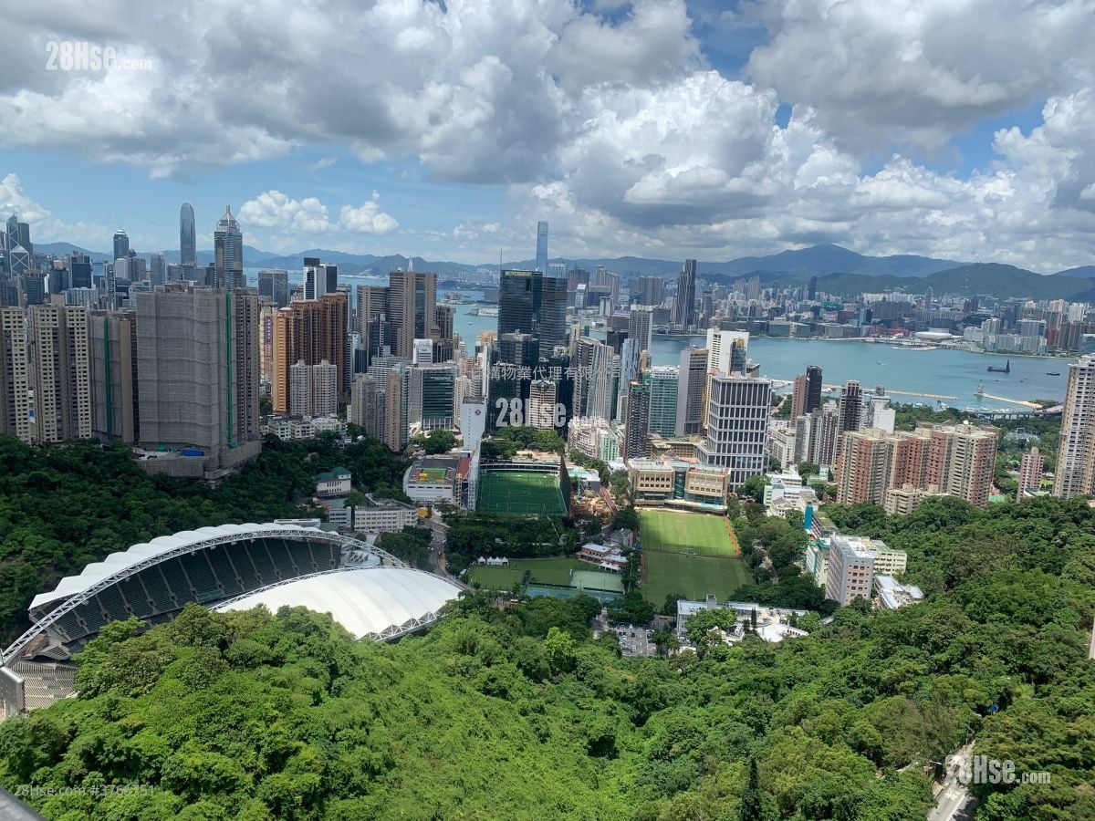 Cavendish Heights Sell 4 Bedrooms , 3 Bathrooms 1,811 ft²