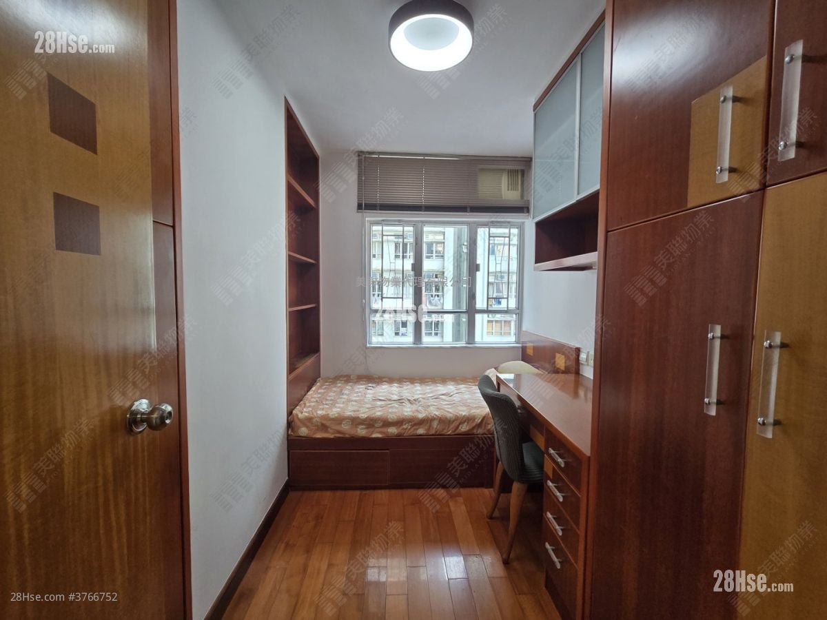Whampoa Garden Sell 3 Bedrooms , 2 Bathrooms 765 ft²