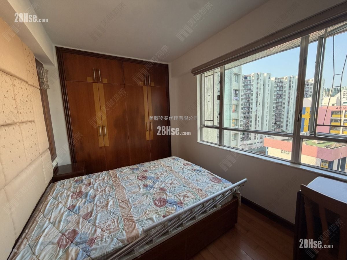Whampoa Garden Sell 3 Bedrooms , 2 Bathrooms 765 ft²
