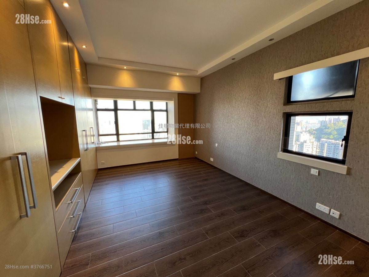 Cavendish Heights Sell 4 Bedrooms , 3 Bathrooms 1,811 ft²