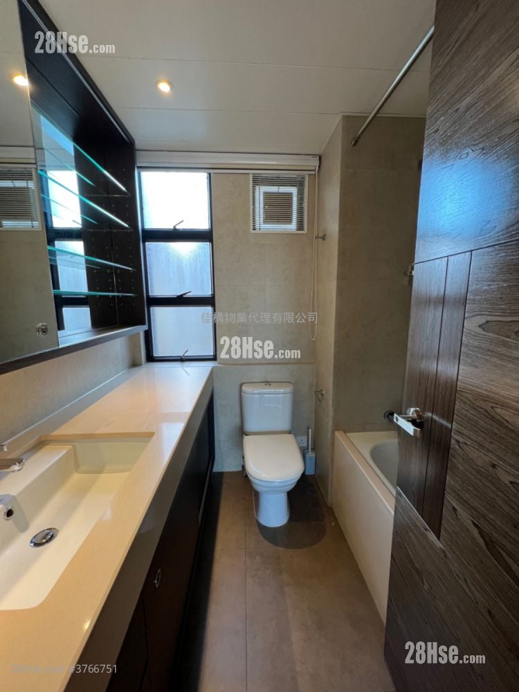 Cavendish Heights Sell 4 Bedrooms , 3 Bathrooms 1,811 ft²