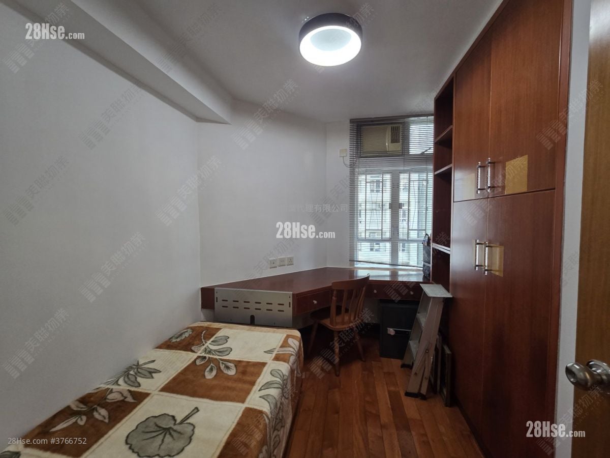 Whampoa Garden Sell 3 Bedrooms , 2 Bathrooms 765 ft²