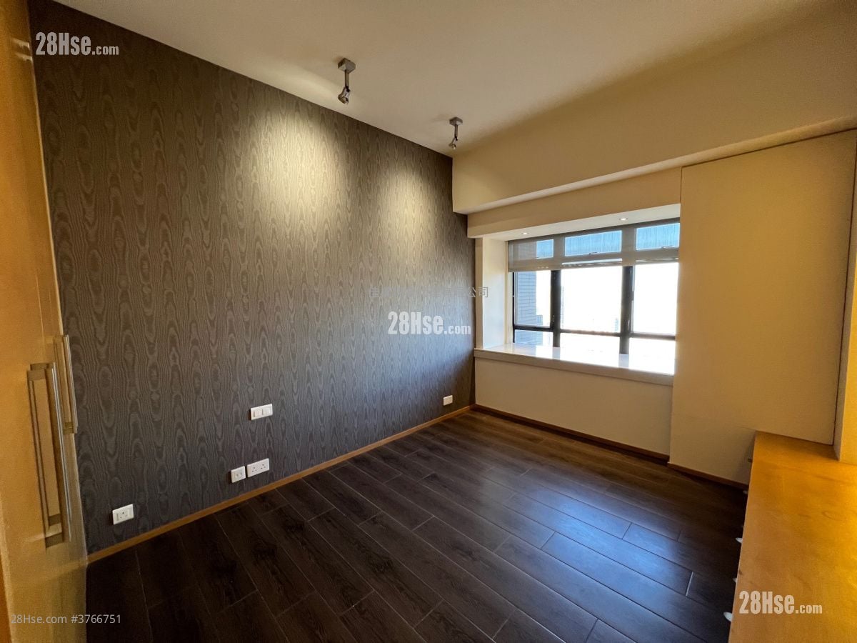 Cavendish Heights Sell 4 Bedrooms , 3 Bathrooms 1,811 ft²