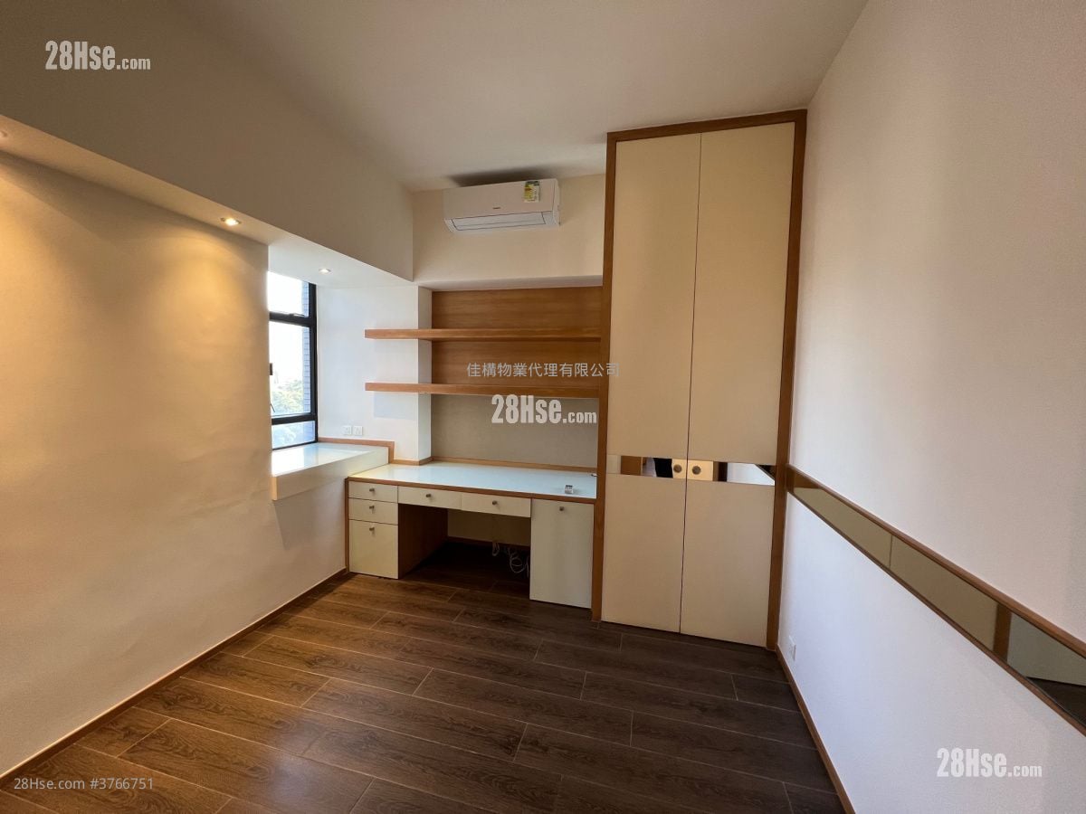 Cavendish Heights Sell 4 Bedrooms , 3 Bathrooms 1,811 ft²