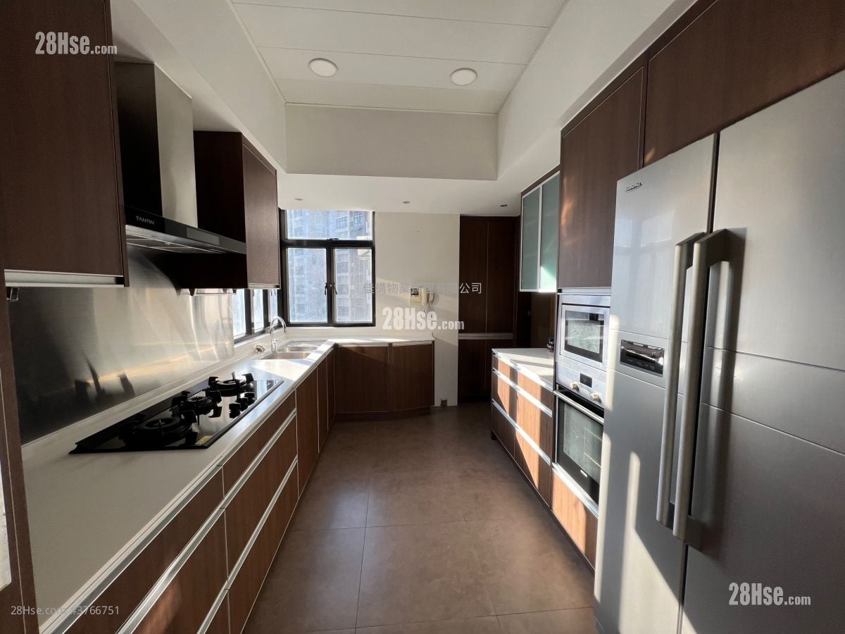 Cavendish Heights Sell 4 Bedrooms , 3 Bathrooms 1,811 ft²