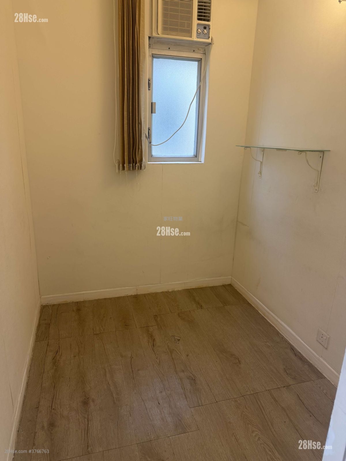 金都中心 售盘 4 房 , 1 浴室 305 平方尺