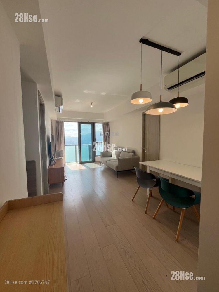 Sea To Sky Sell 3 Bedrooms , 2 Bathrooms 802 ft²