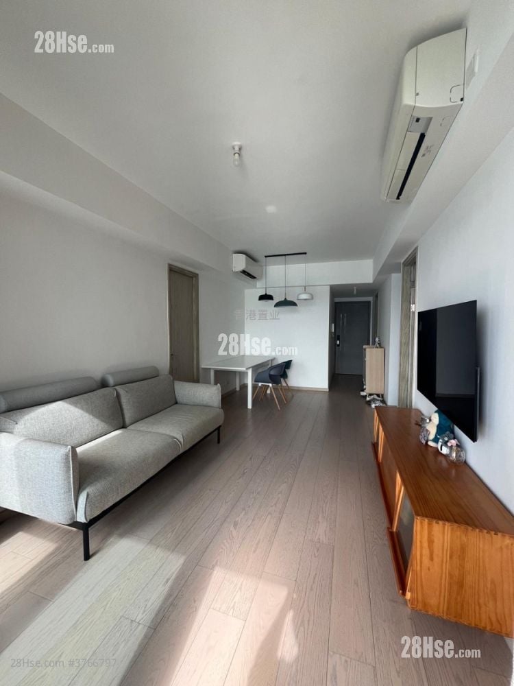 Sea To Sky Sell 3 Bedrooms , 2 Bathrooms 802 ft²