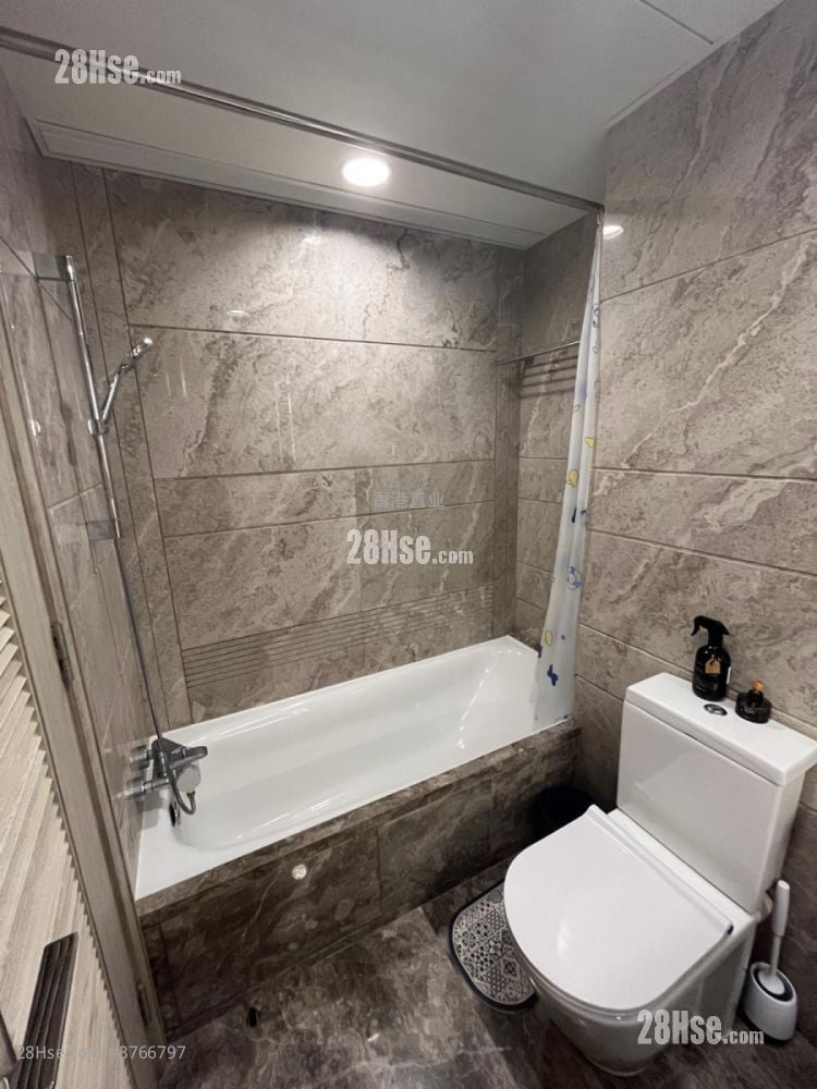 Sea To Sky Sell 3 Bedrooms , 2 Bathrooms 802 ft²