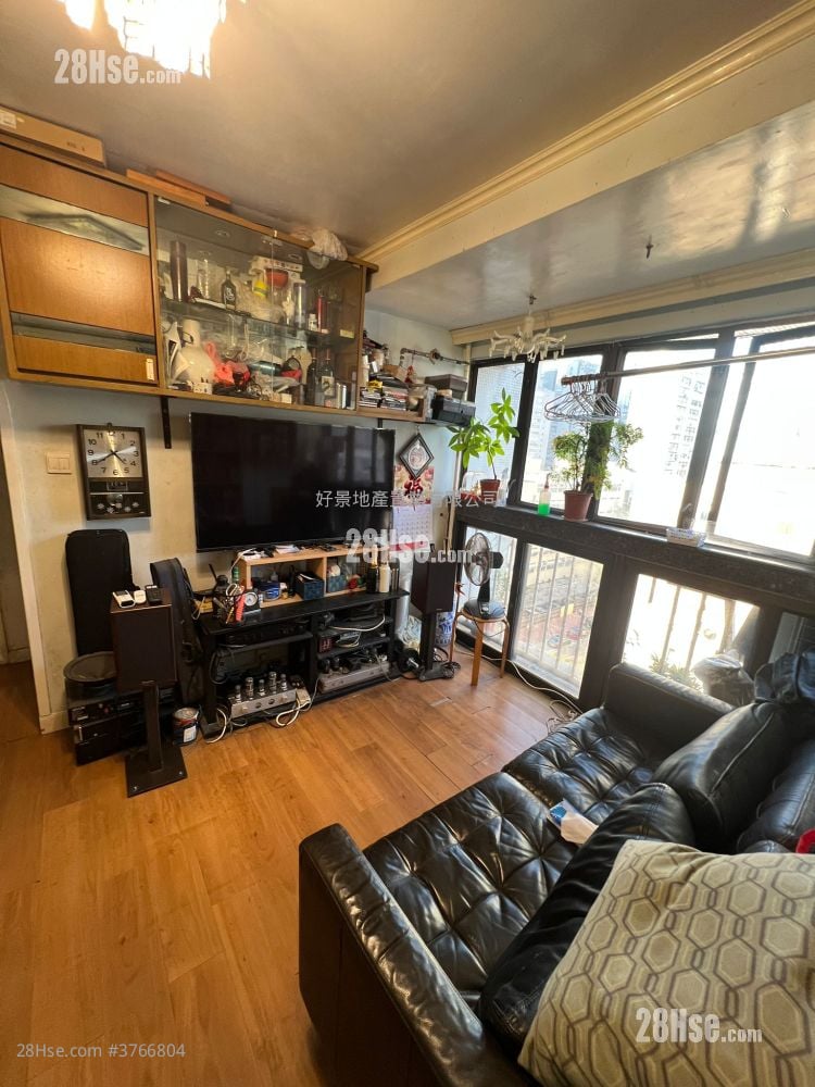 Clague Garden Estate Sell 2 Bedrooms , 1 Bathroom 442 ft²