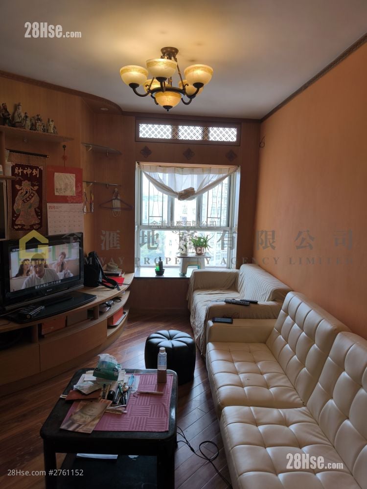 Kai Tak Garden Sell 2 Bedrooms , 1 Bathroom 495 ft²