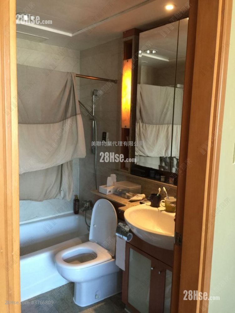 Royal Peninsula Sell 2 Bedrooms , 2 Bathrooms 780 ft²