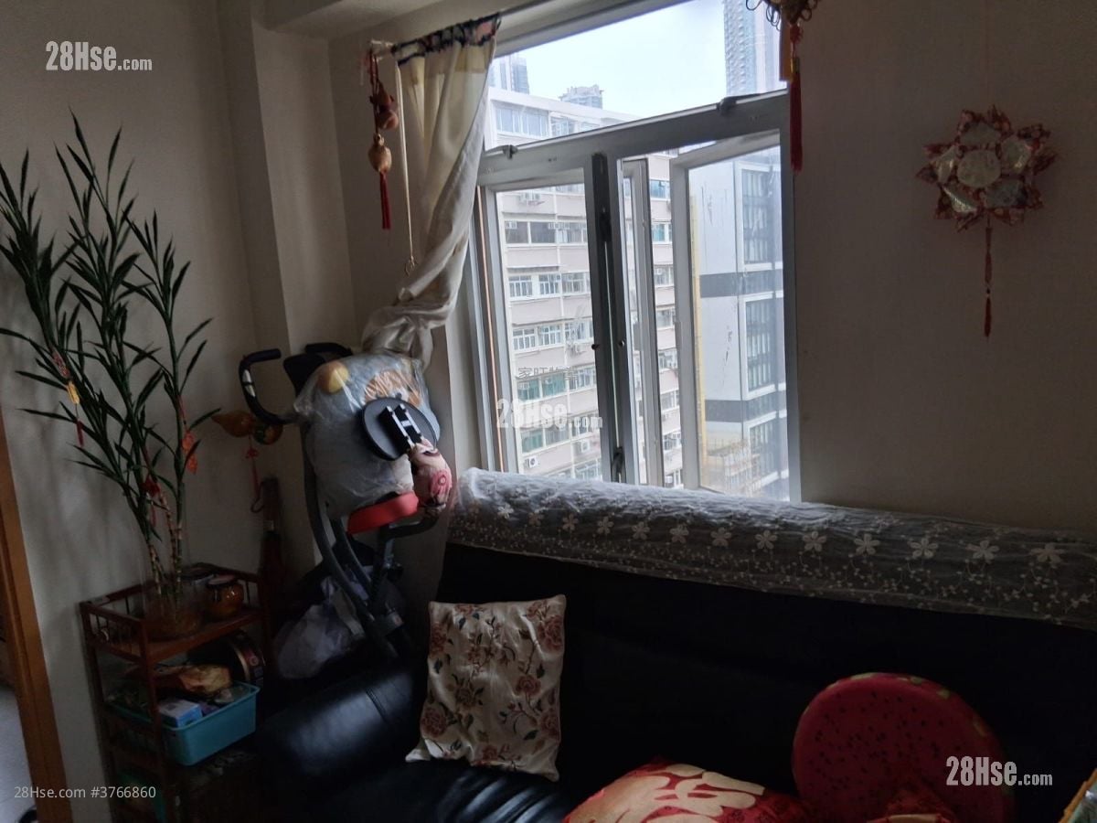 Shing Hing Building Sell 2 Bedrooms 427 ft²