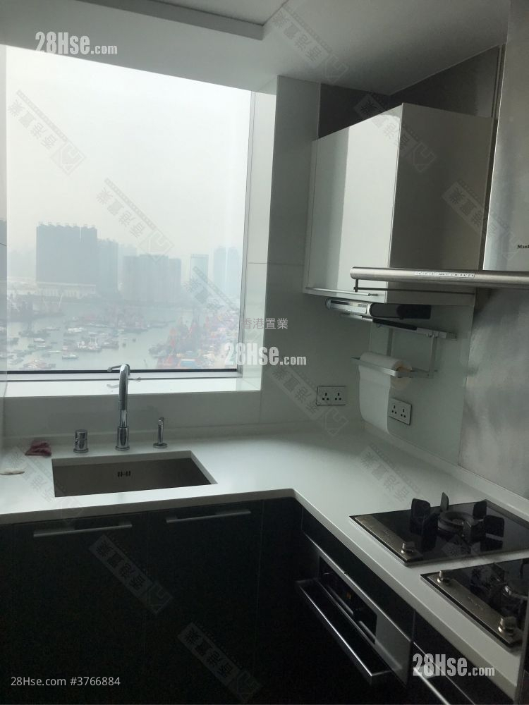 天玺 售盘 3 房 , 2 浴室 900 平方尺