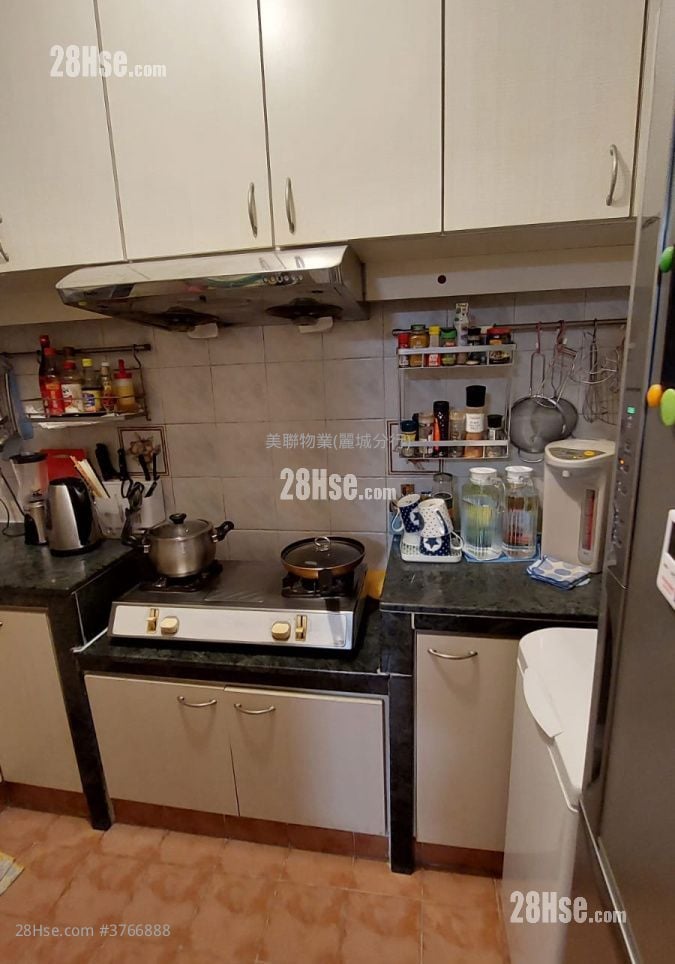 Greenview Terrace Sell 3 Bedrooms , 2 Bathrooms 660 ft²