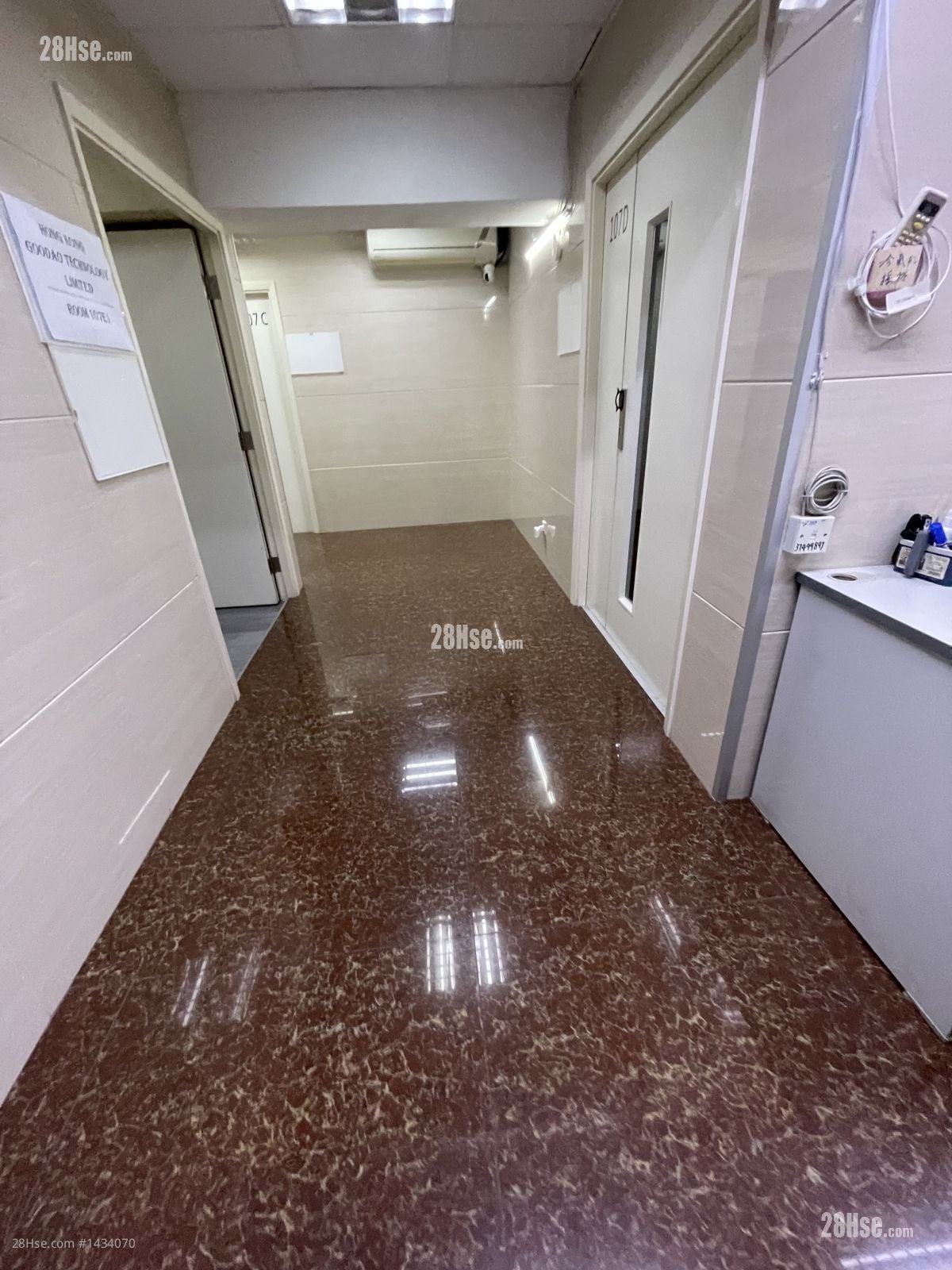 華衛工貿中心 租盤