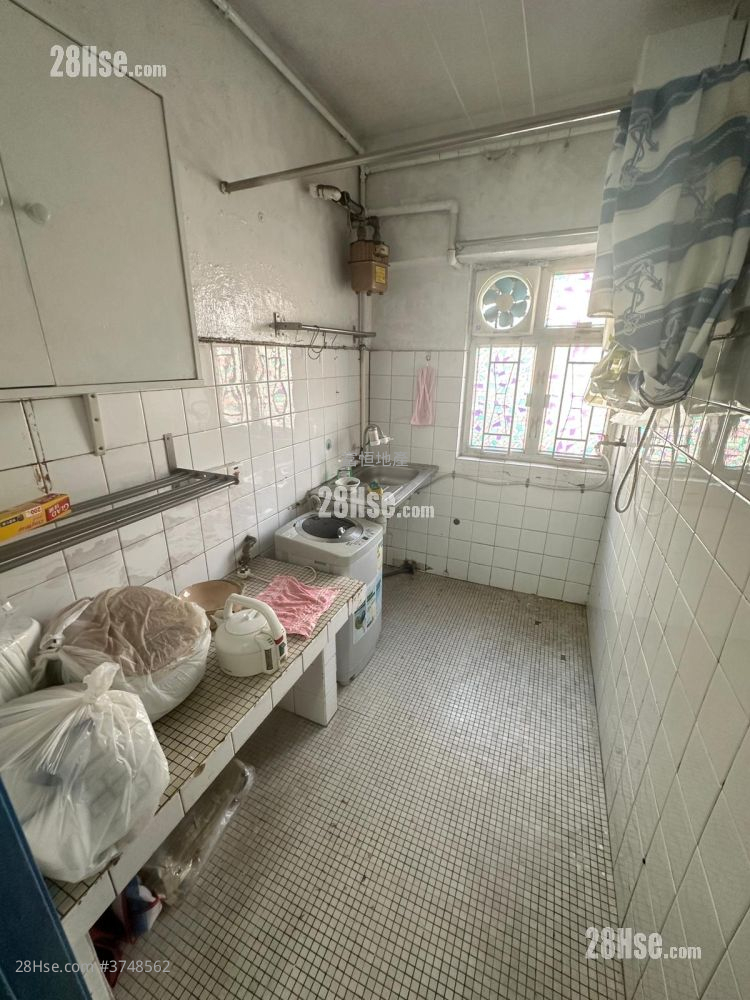 隆基大樓 租盤 1 房 , 1 浴室 277 平方呎