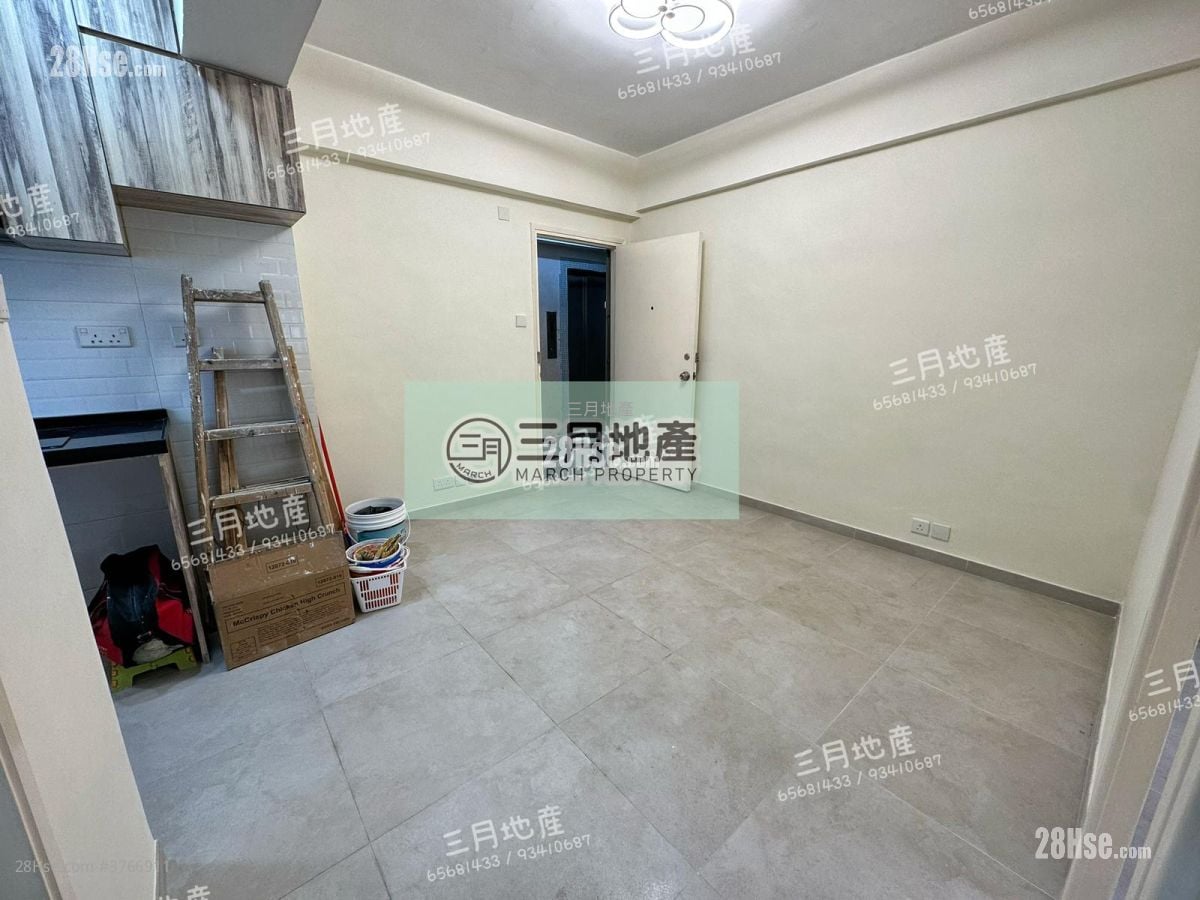 Cheng Hong Building Sell 2 Bedrooms , 1 Bathroom 302 ft²