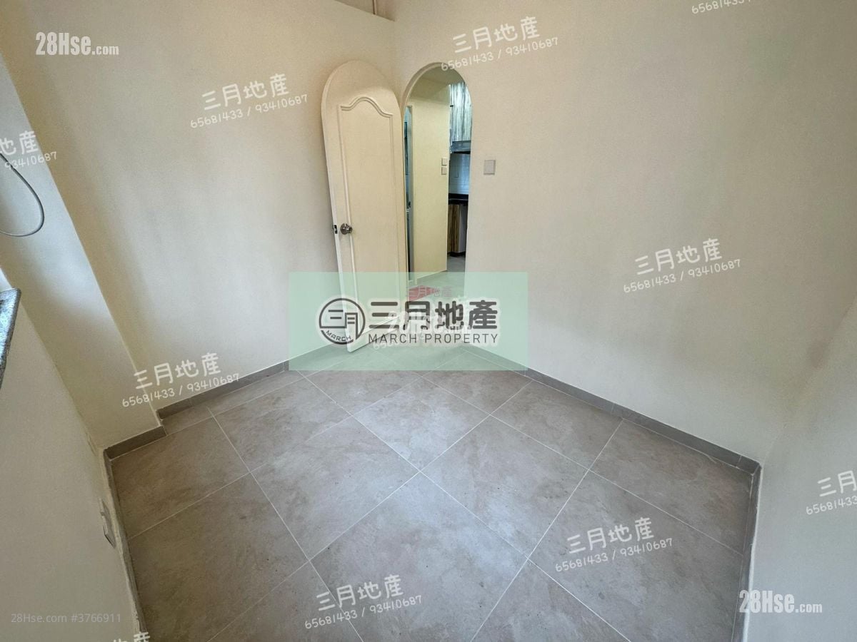Cheng Hong Building Sell 2 Bedrooms , 1 Bathroom 302 ft²
