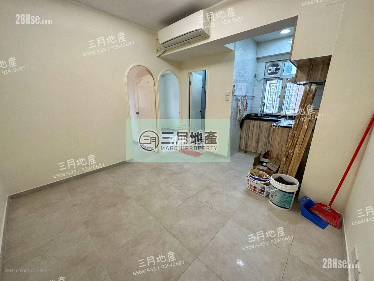 Cheng Hong Building Sell 2 Bedrooms , 1 Bathroom 302 ft²