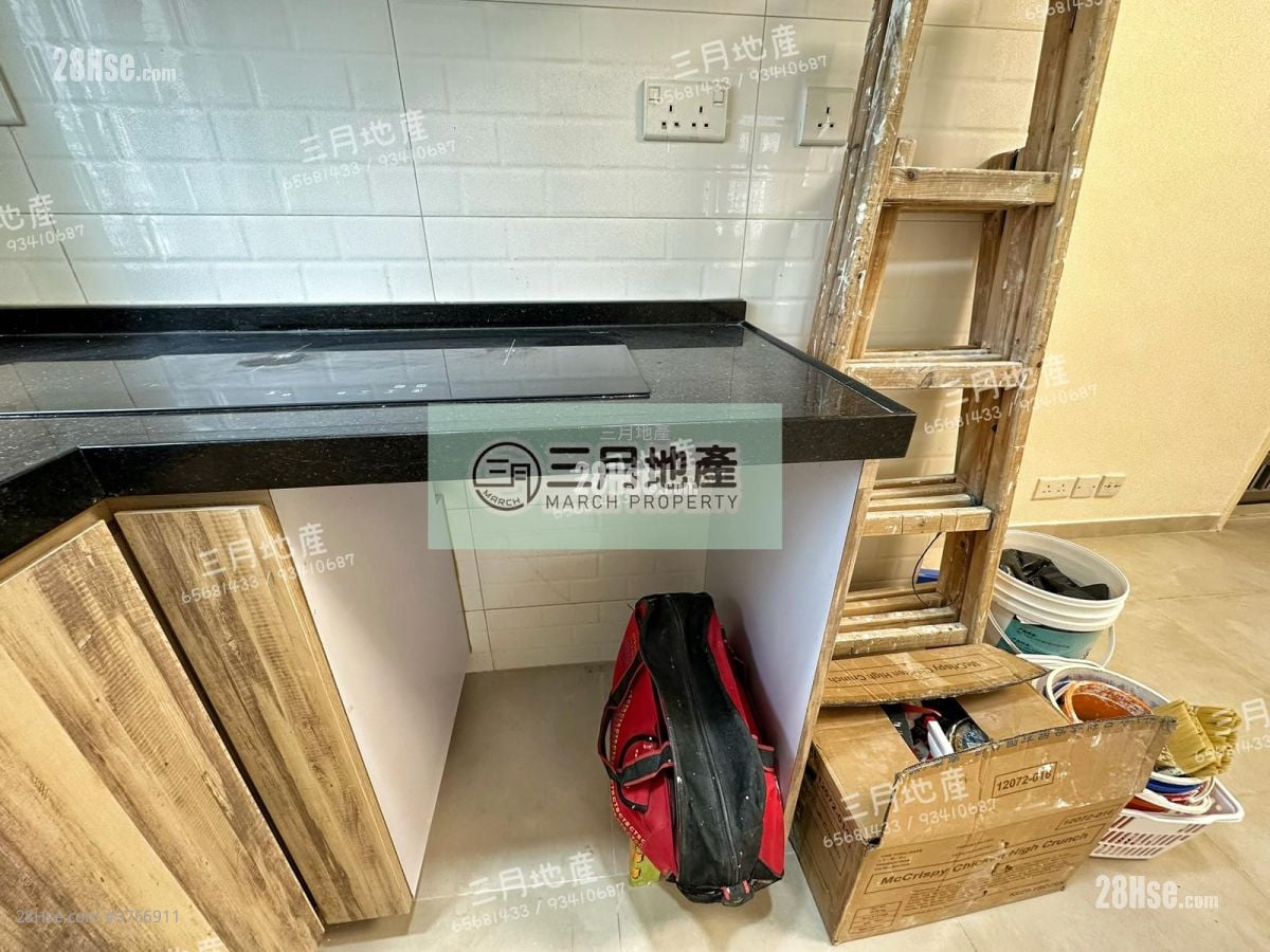 Cheng Hong Building Sell 2 Bedrooms , 1 Bathroom 302 ft²