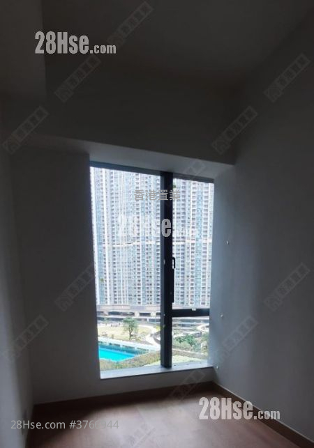 Seasons Place Sell 1 Bedroom 323 ft²