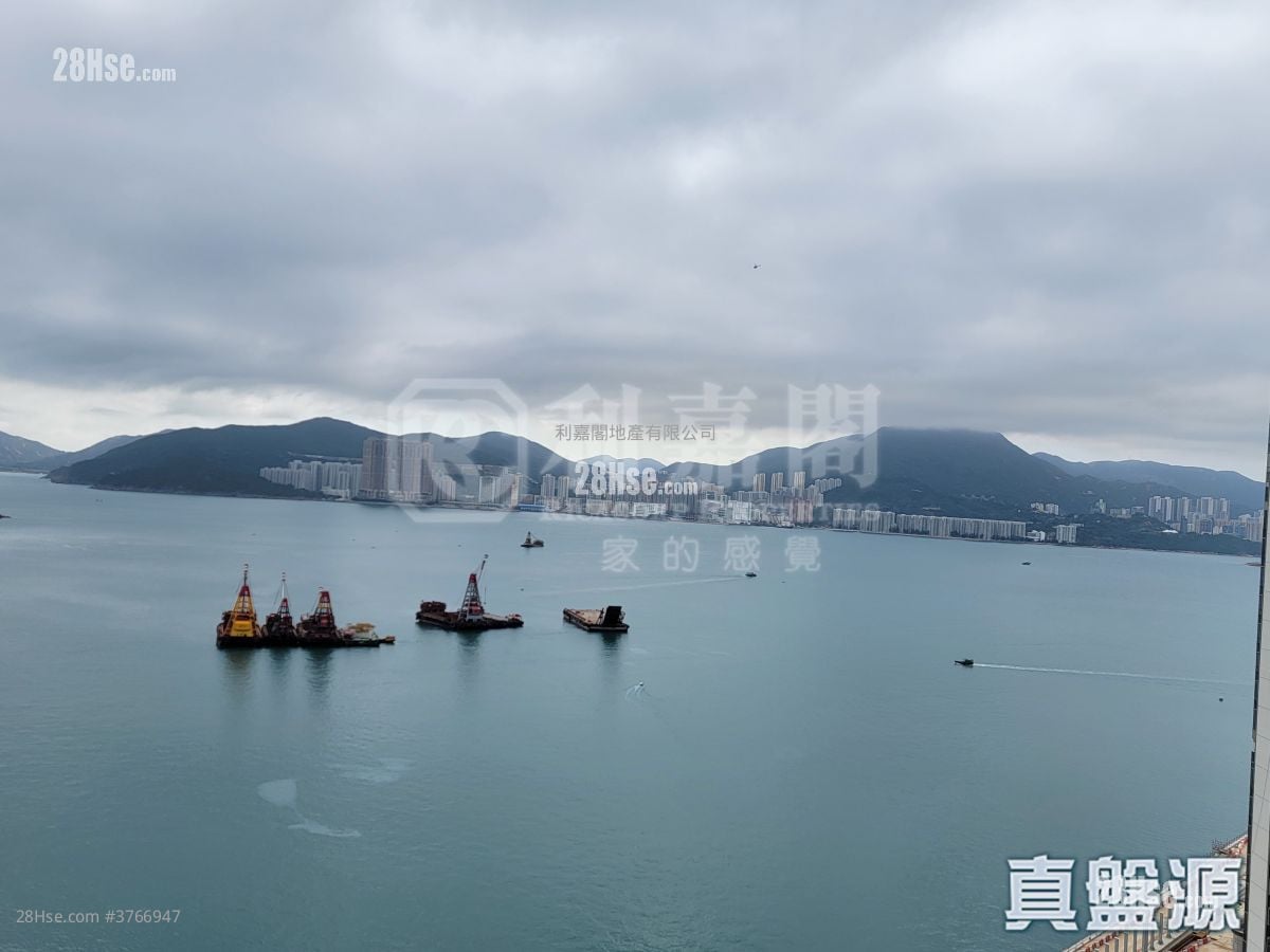 Lp6 Sell 3 Bedrooms , 3 Bathrooms 906 ft²