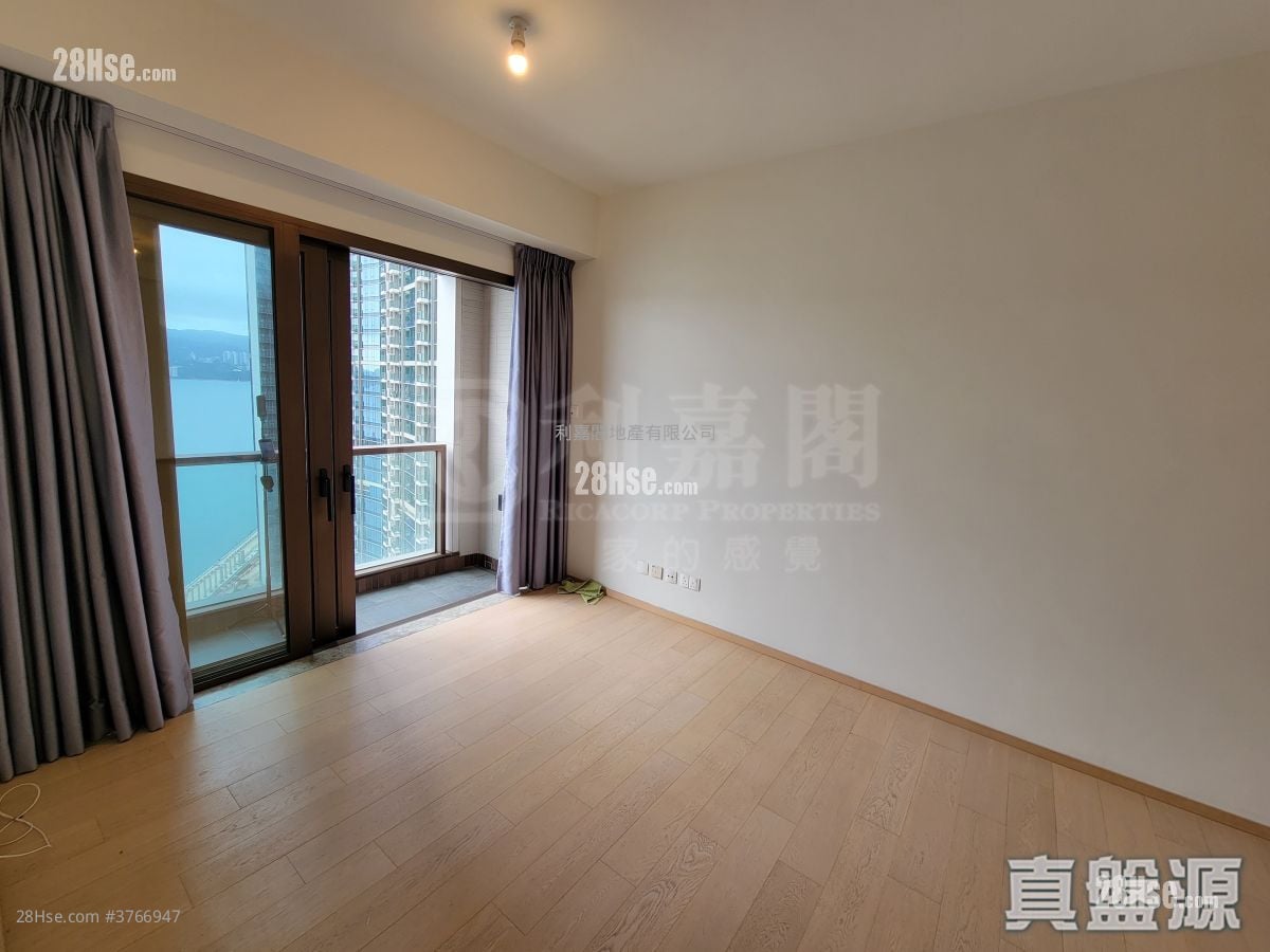 Lp6 Sell 3 Bedrooms , 3 Bathrooms 906 ft²