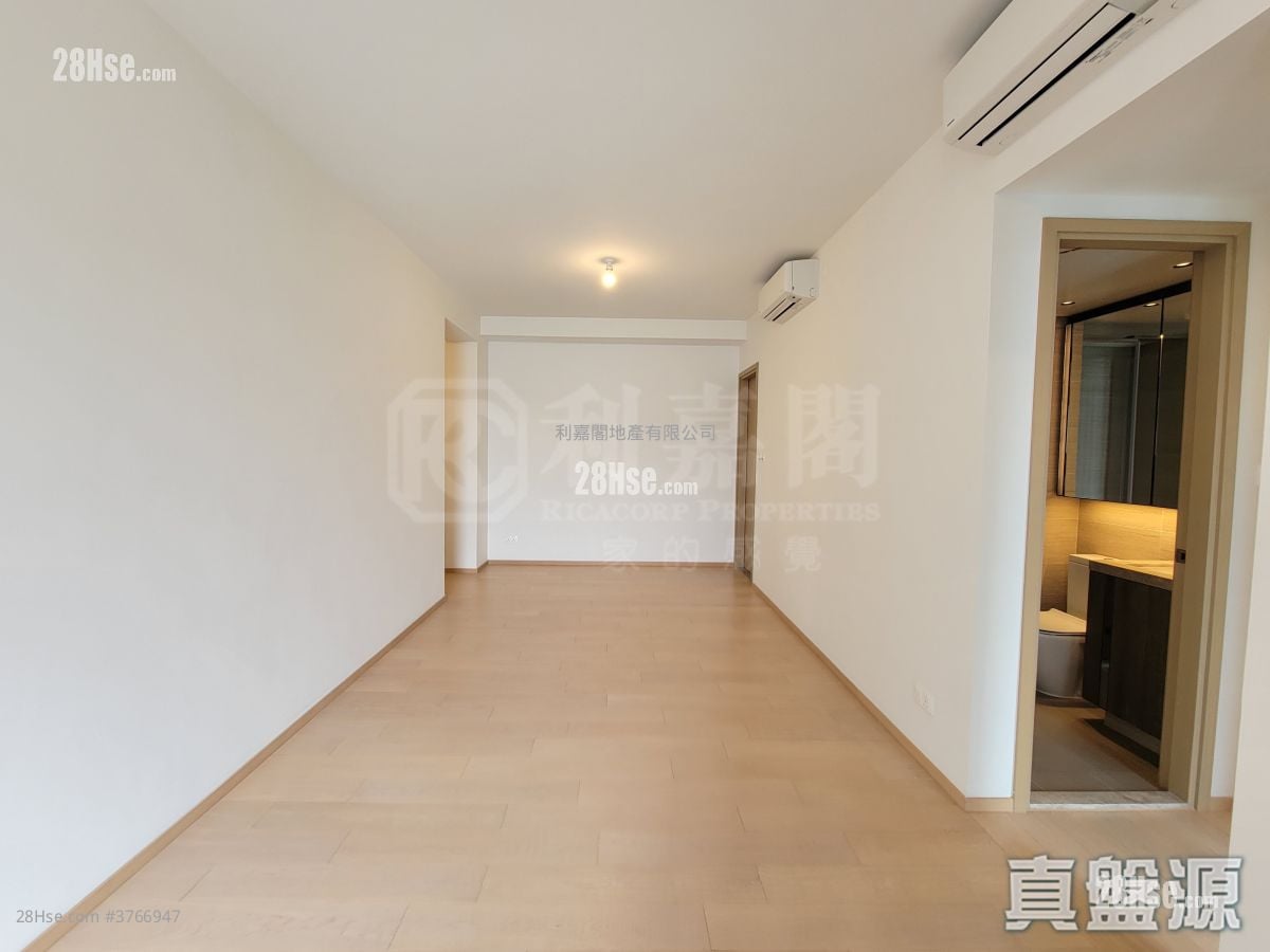 Lp6 Sell 3 Bedrooms , 3 Bathrooms 906 ft²