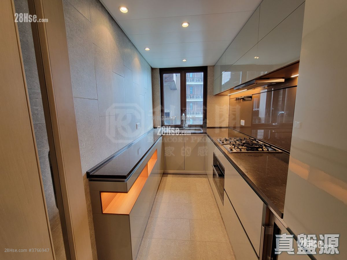 Lp6 Sell 3 Bedrooms , 3 Bathrooms 906 ft²