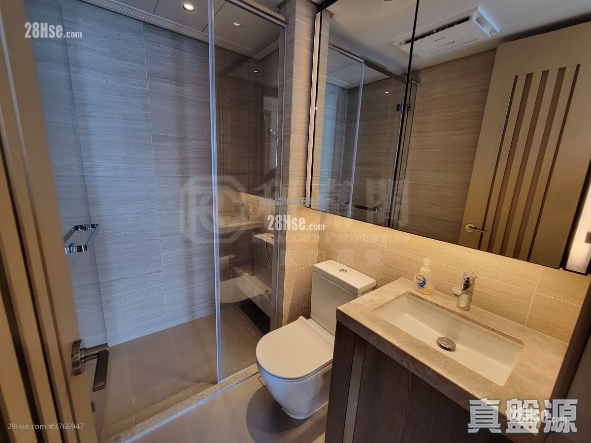 Lp6 Sell 3 Bedrooms , 3 Bathrooms 906 ft²