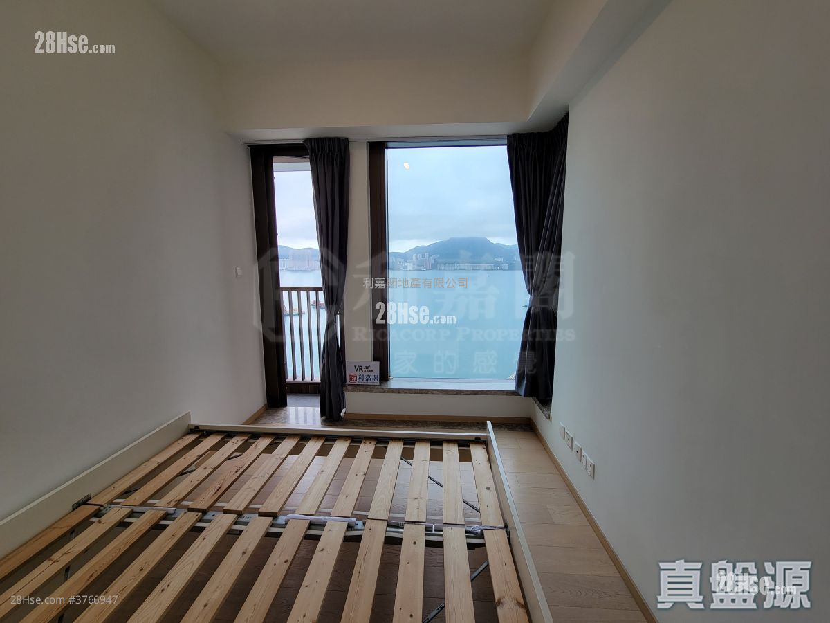 Lp6 Sell 3 Bedrooms , 3 Bathrooms 906 ft²