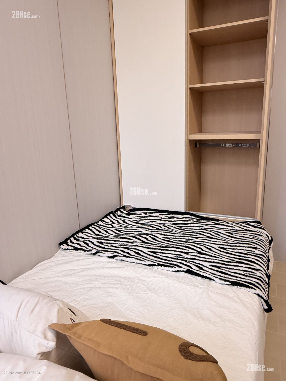 148 Castle Peak Road Rental Studio 400 ft²