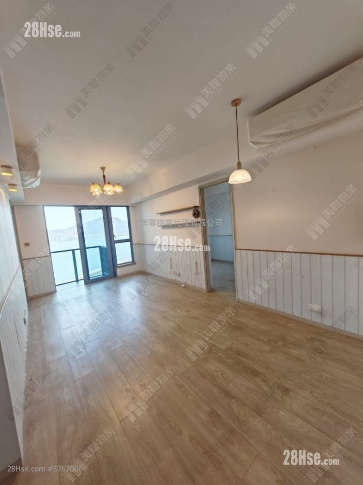 Sea To Sky Sell 3 Bedrooms 802 ft²