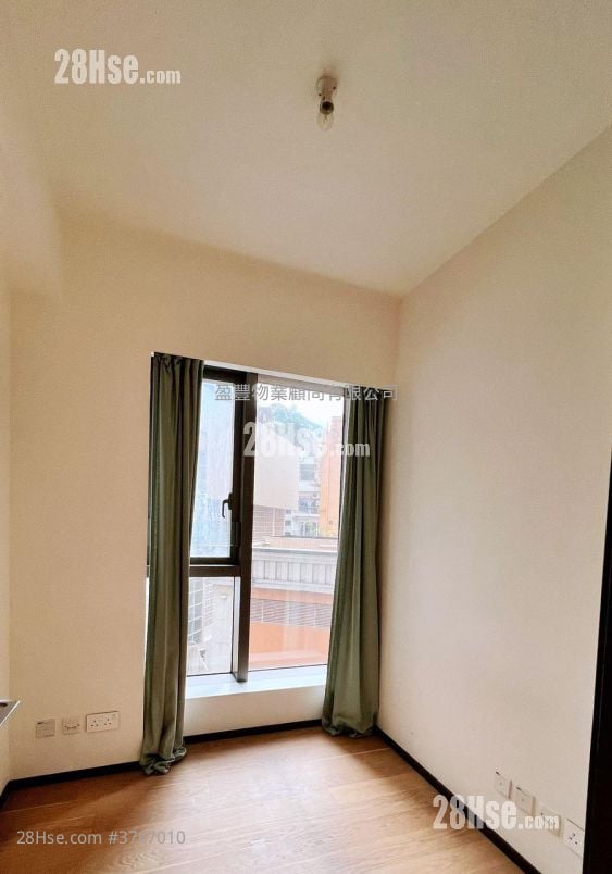 Regent Hill Sell 2 Bedrooms , 1 Bathroom 540 ft²