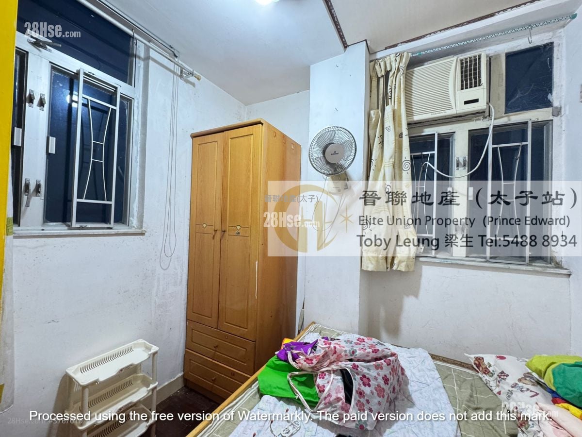 唐楼 售盘 2 房 , 1 浴室 300 平方尺