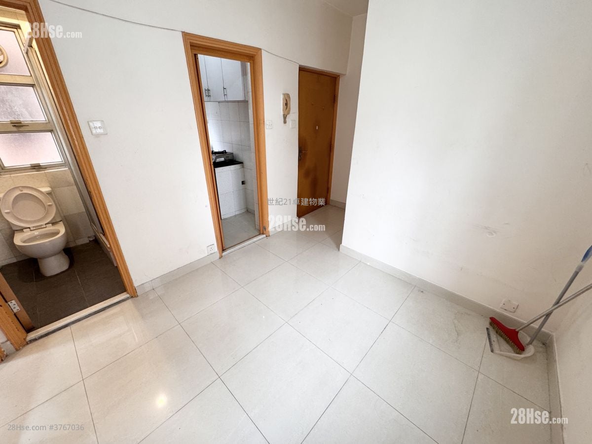 伟成大厦 售盘 2 房 , 1 浴室 285 平方尺